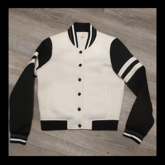 NWT Wet Seal varsity jacket size medium cream/ black PTP 20 inches LA 36 on back - Picture 6 of 6